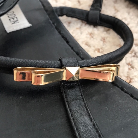 Steve Madden Thong Bow Sandals - Picture 2 of 3
